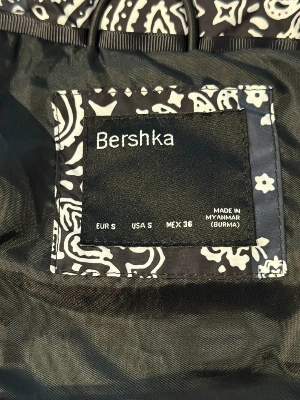 Bershka Bandana Print Padded Puffer Jacket - Picture 7 of 12